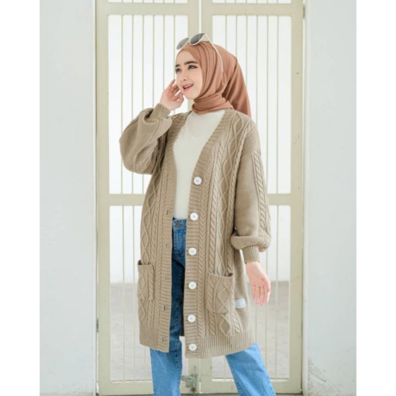 Jaket Rajut Murah Sai: Solusi Hangat di Jantung Cilacap
